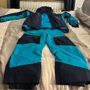 Marmot Kids Ski Shell, removable fleece and Pants Set - Blue and Black.